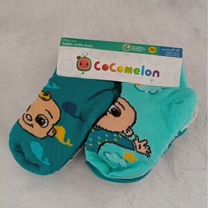 Cocomelon 10 pack 2T-3T socks